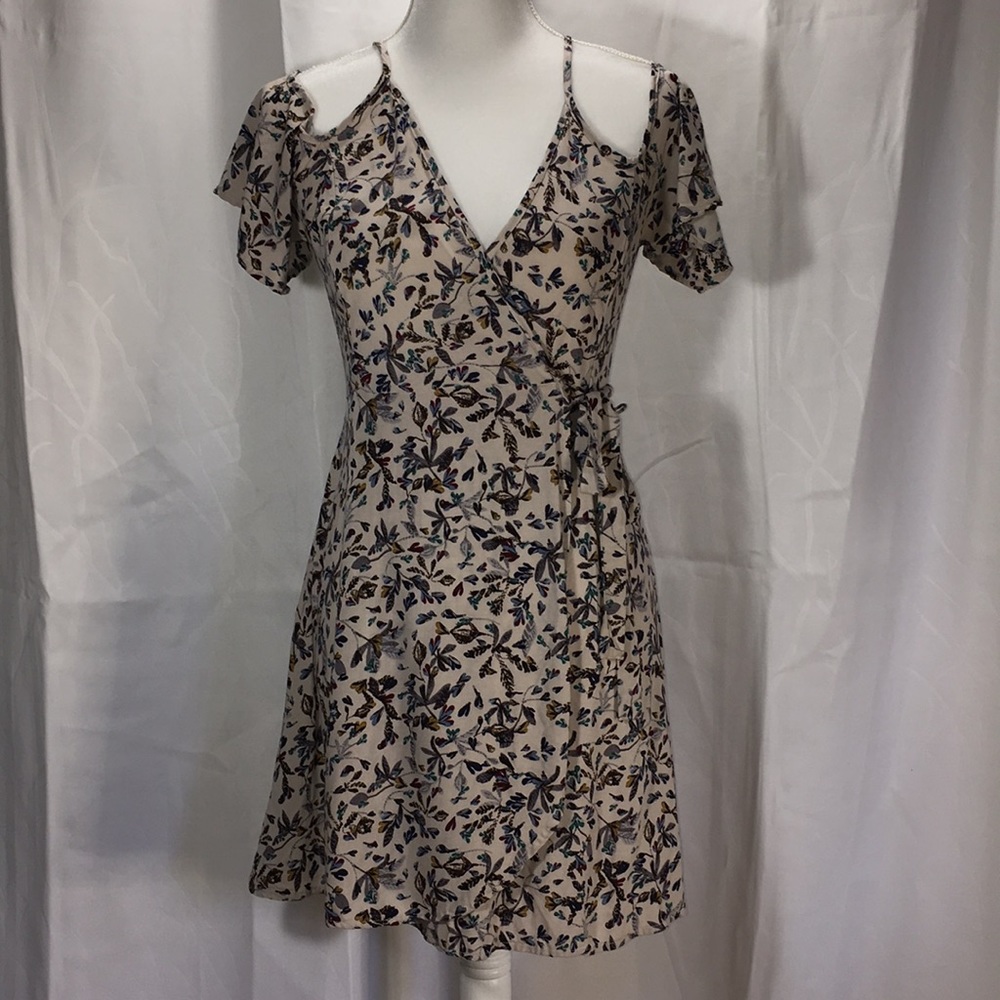 Millibon USA Spring or summer wrap around dress.